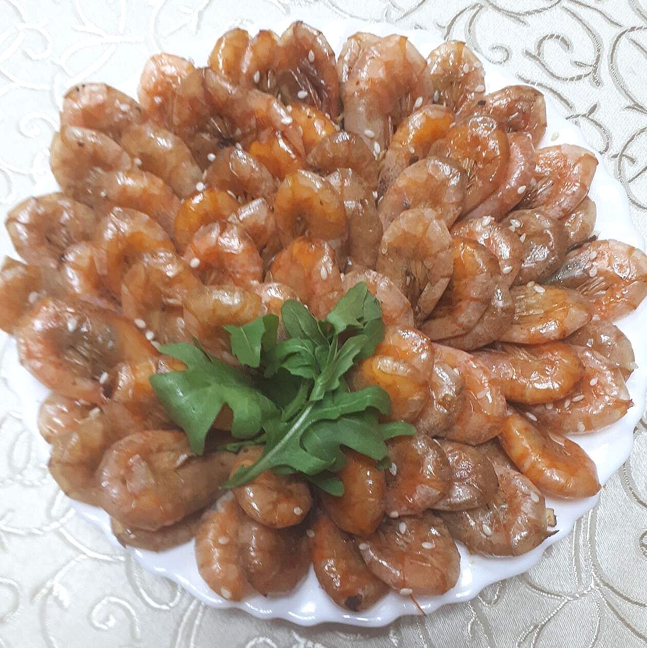 Жареные креветки с лимоном и чесноком